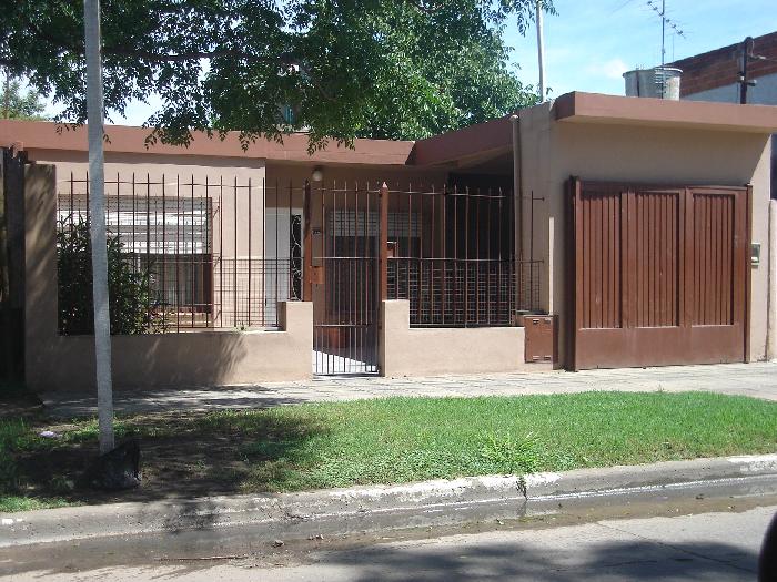 Impecable casa 4 amb. Merlo Sur.