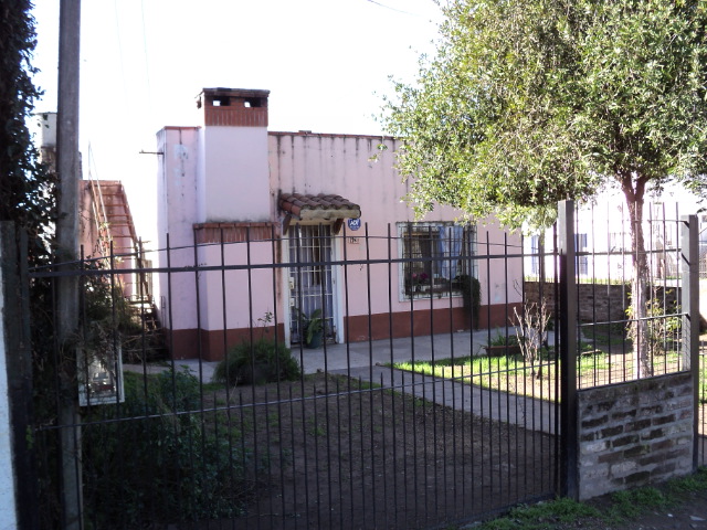 Casa 3 amb. lote de 264 mts. sobre Av. Roca, Marilo.