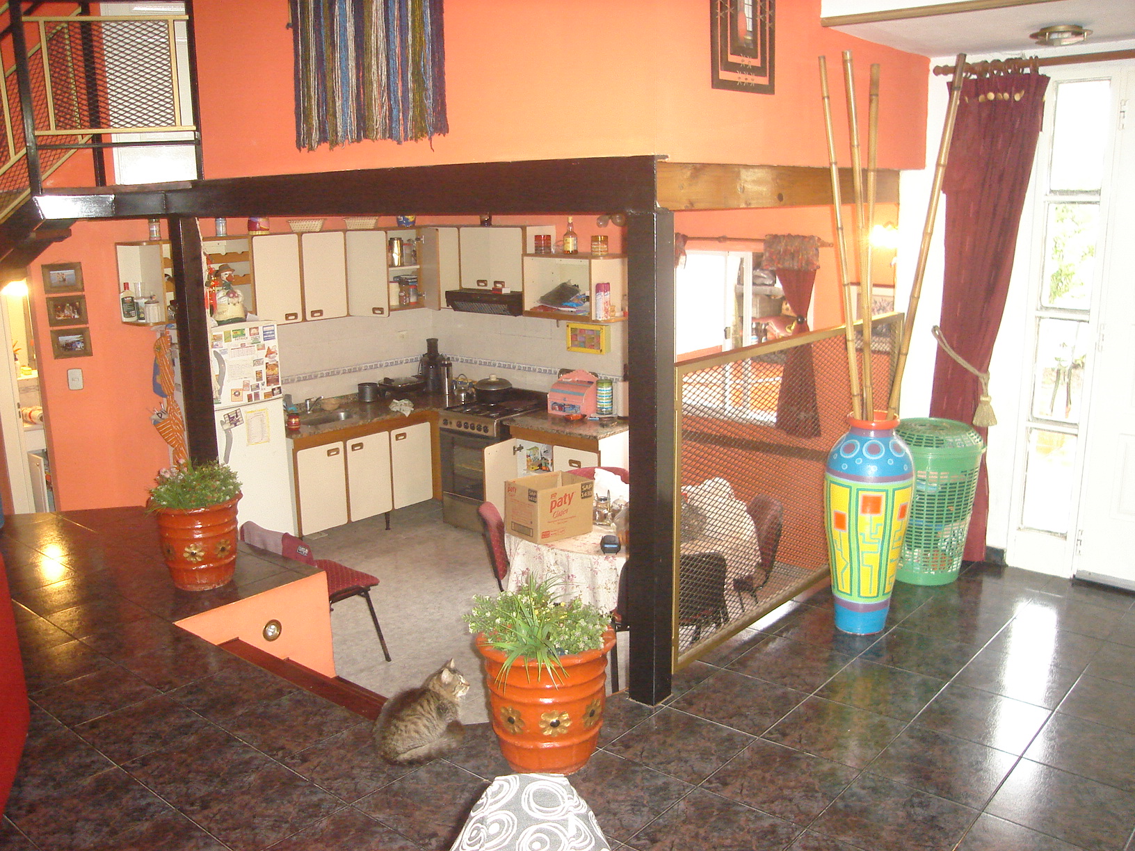 PH 3 AMB. 2 dormitorios con placard, living comedor amplio de 5 x 10 mts, cocina comedor completa, baño completo, lavadero cubierto, cuarto guarda utiles, patio al frente de 6 x 10 mts, entrada de au — foto 5