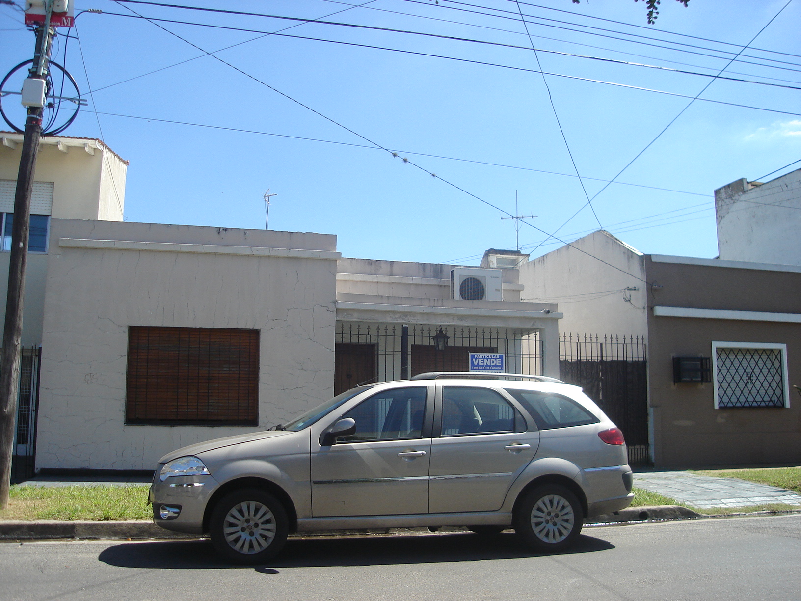 Amplia casa 4 amb. Moron Sur