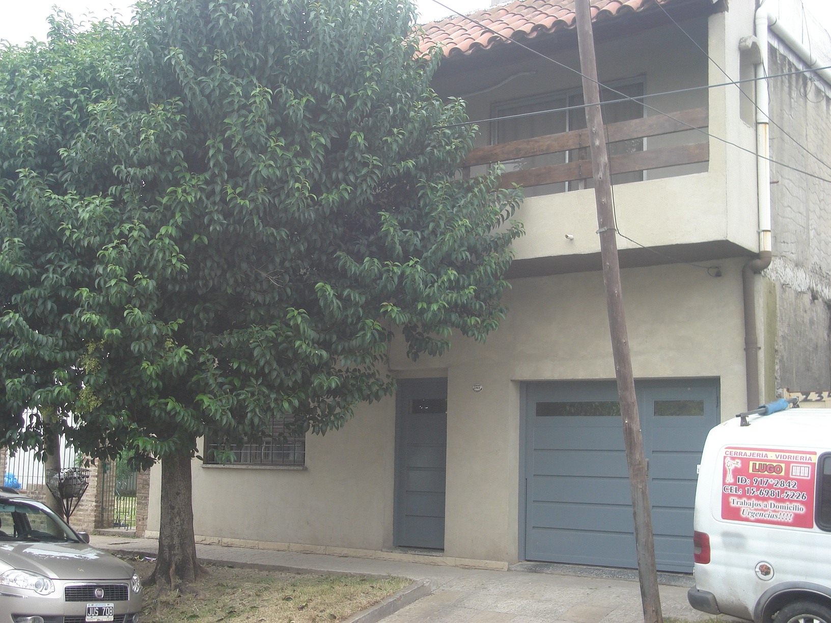 Amplia casa en 2 plantas ideal 2 flias. Moron Sur. — foto 3