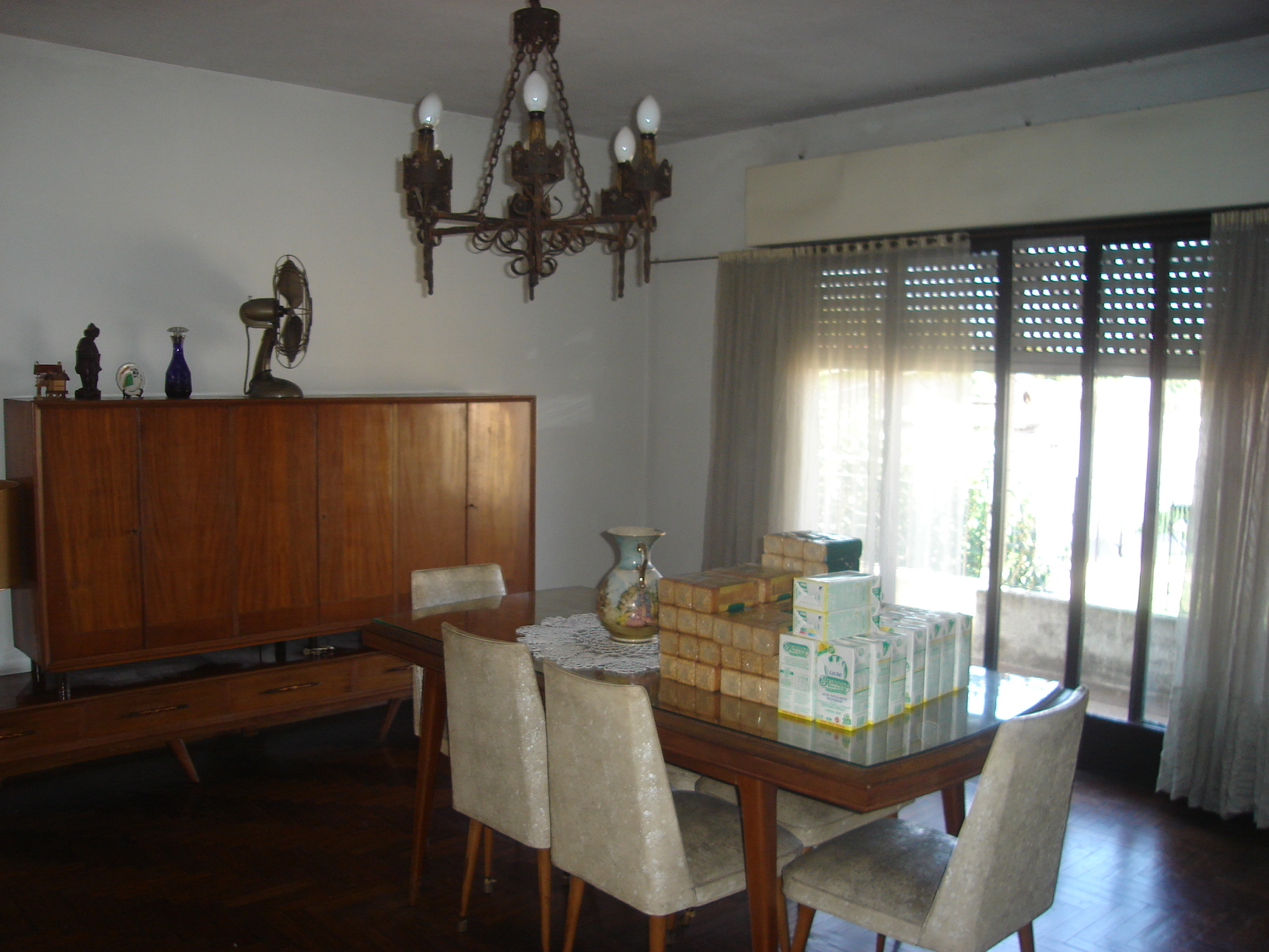 Casa 4 amb. con locales al frente sobre amplio lote, en importante avenida. Ituzaingo Sur. — foto 2