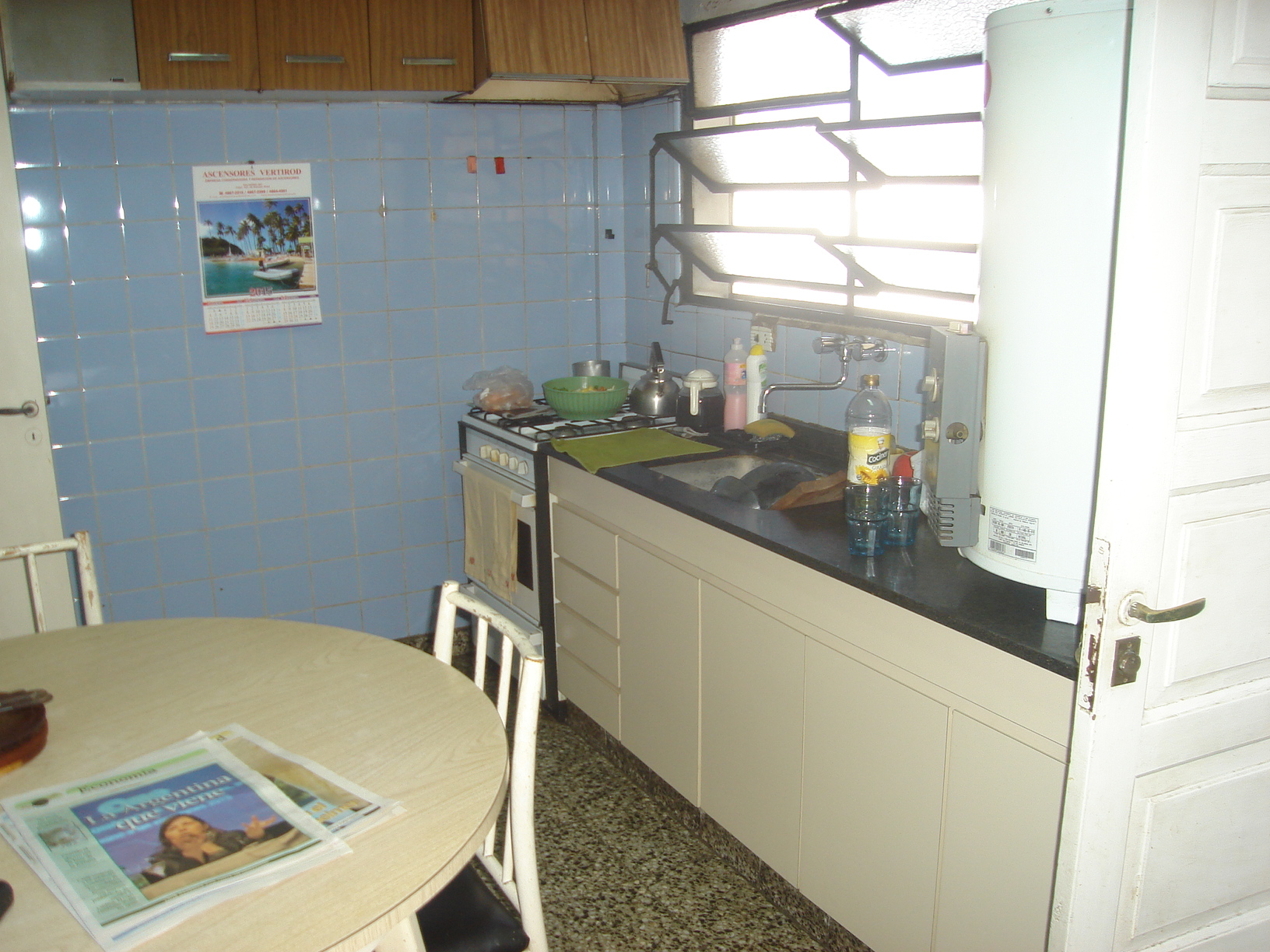 Casa 4 amb. con locales al frente sobre amplio lote, en importante avenida. Ituzaingo Sur. — foto 3