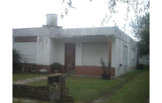 Casa 3 amb. muy amplios, cerca de centro comercial. Ituzaingó Norte. — foto 3