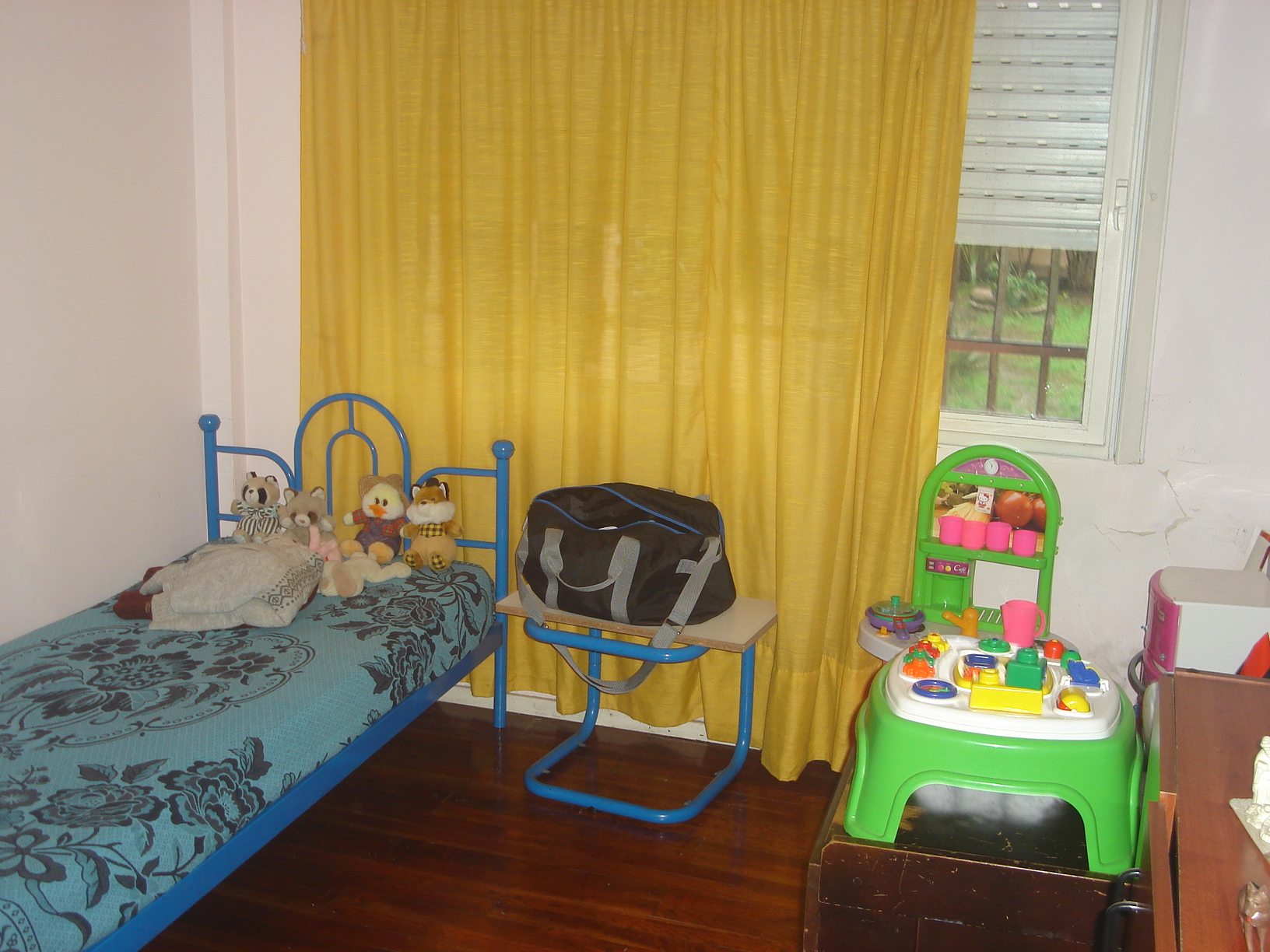 Chalet 7 amb. con quincho. Cerca de Acceso Oeste. — foto 8