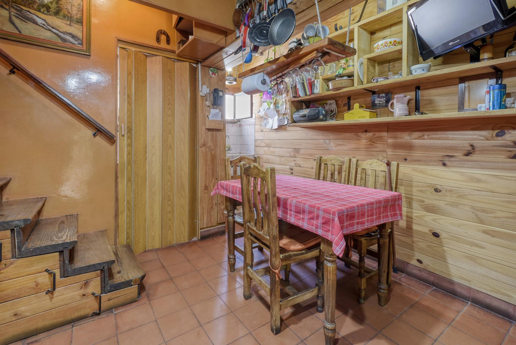 Venta Excelente casa en dos plantas - Superficie total: 132 m2 - 17