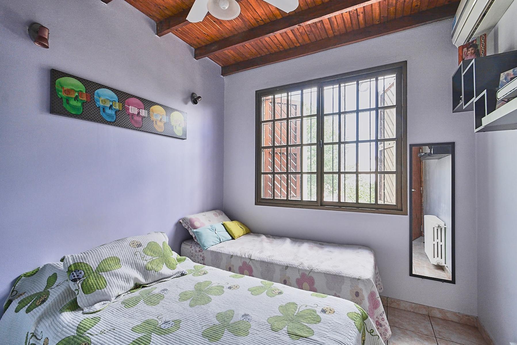 Venta Chalet 5 Ambientes C/parque, Quincho y Piscina — foto 6