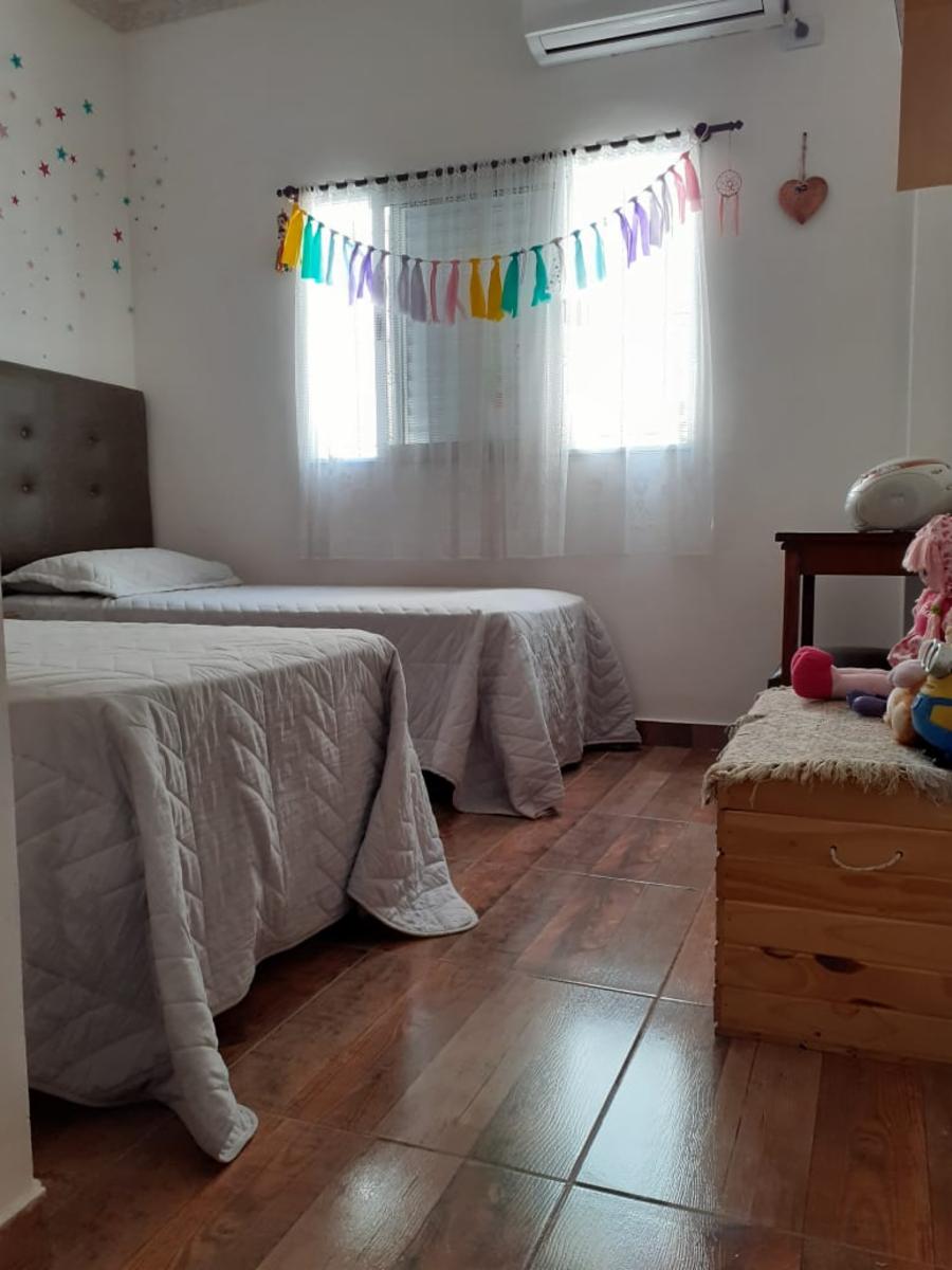 Muy linda Casa de 3 ambientes con entrada de auto .- Zona Villa Luzuriaga - Consulte — foto 5