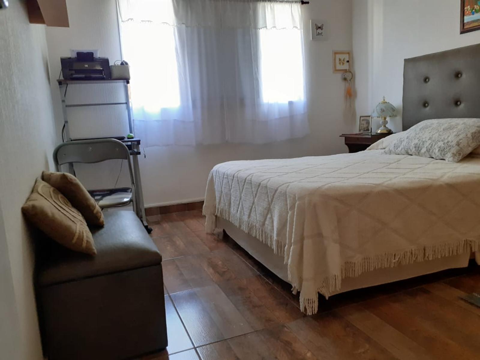 Muy linda Casa de 3 ambientes con entrada de auto .- Zona Villa Luzuriaga - Consulte — foto 8