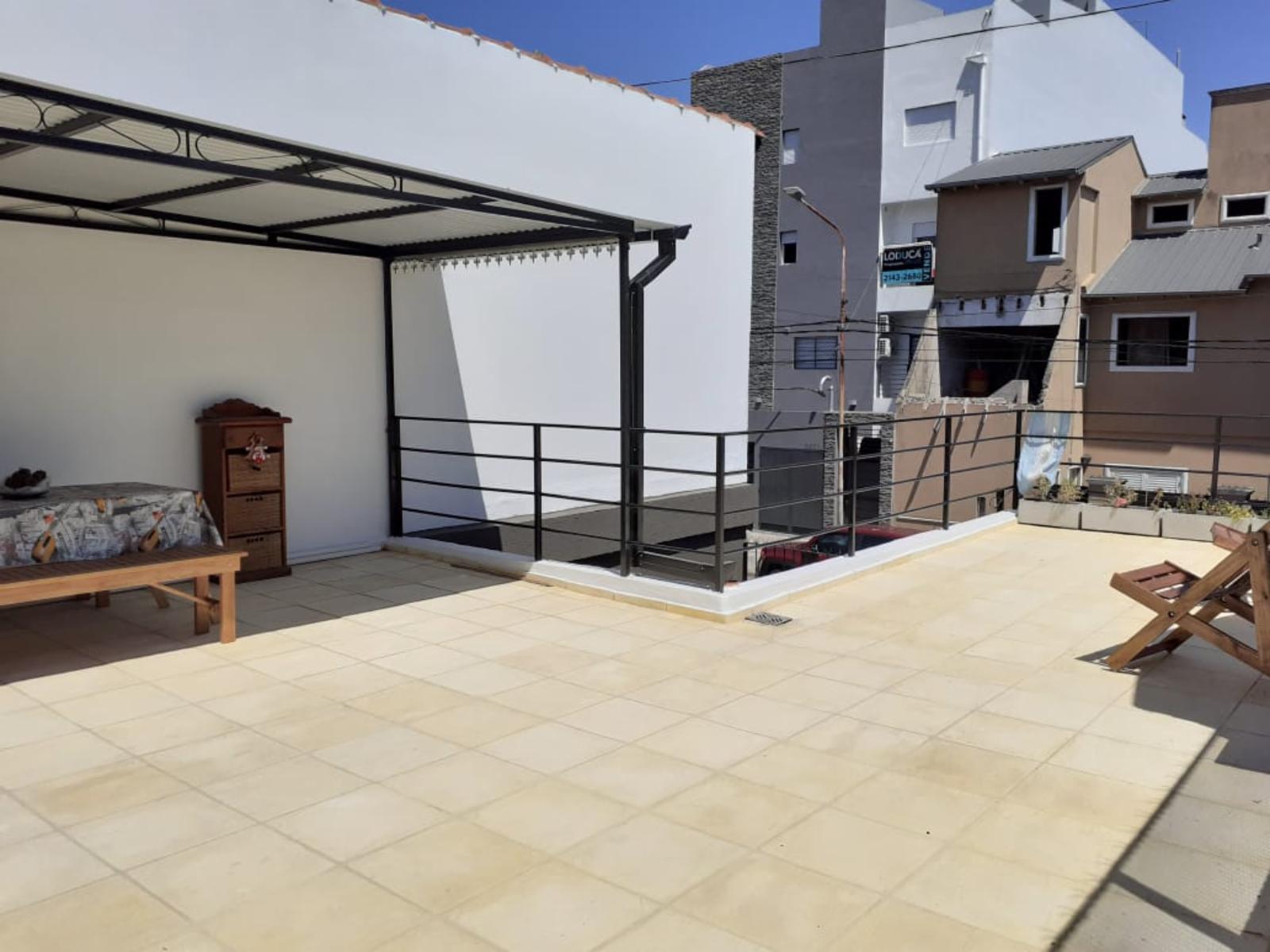Muy linda Casa de 3 ambientes con entrada de auto .- Zona Villa Luzuriaga - Consulte — foto 10