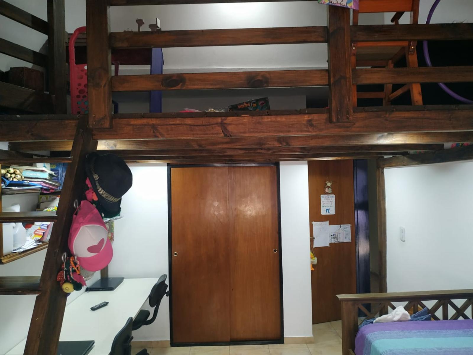 Excelente Duplex 4 ambientes con cochera en Villa Luzuriaga - Consulte — foto 5