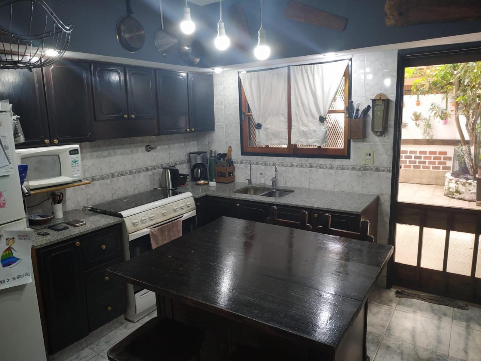 Excelente Duplex 4 ambientes con cochera en Villa Luzuriaga - Consulte — foto 7