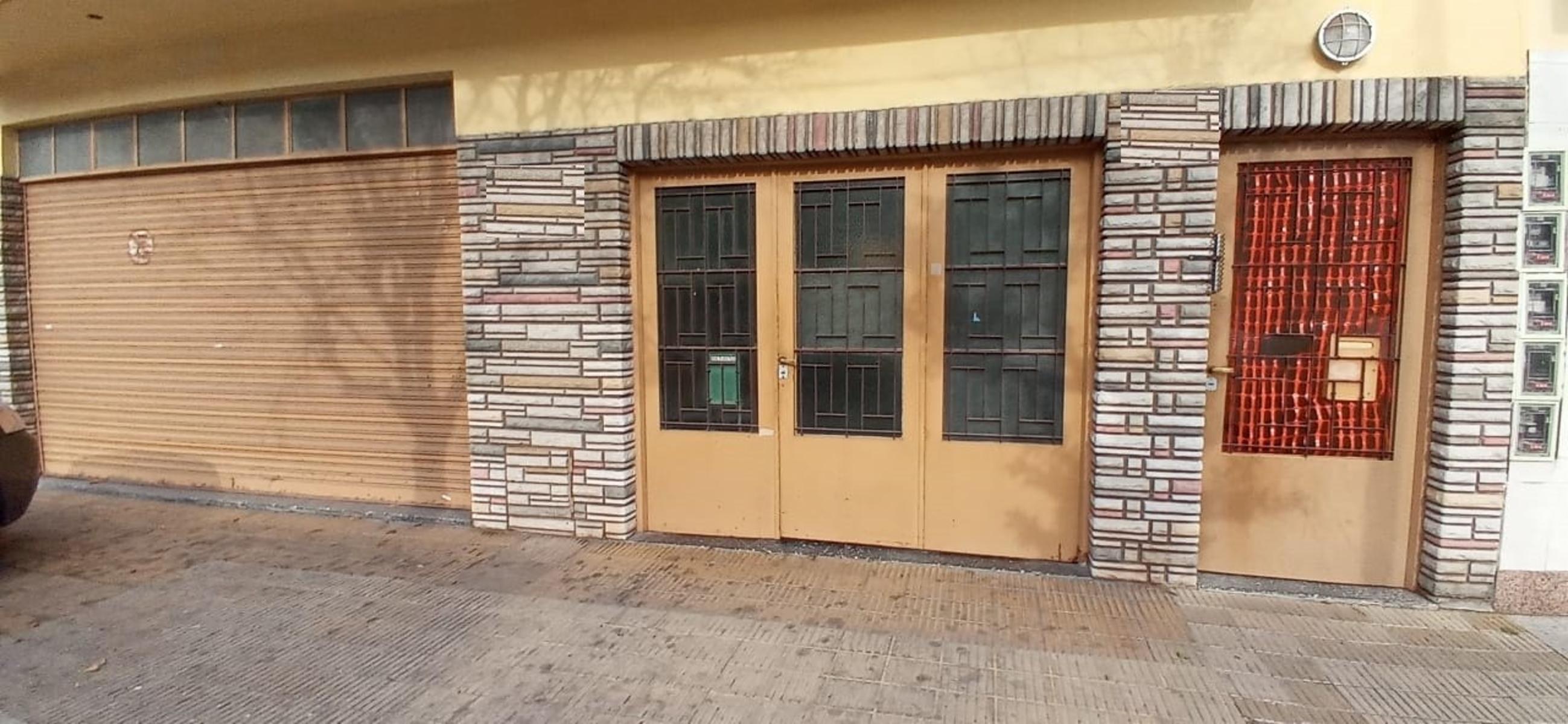 Venta de Lote PH c/2 deptos - Garage y Local en Lomas del Mirador. Consulte