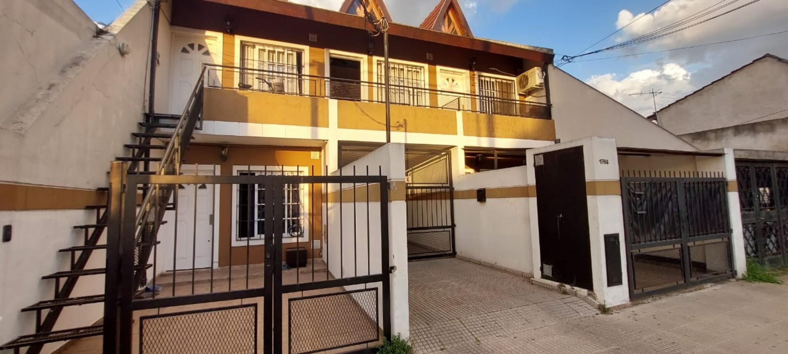Excelente Departamento de 2 ambientes en Venta Zona Villa Luzuriaga - Consulte