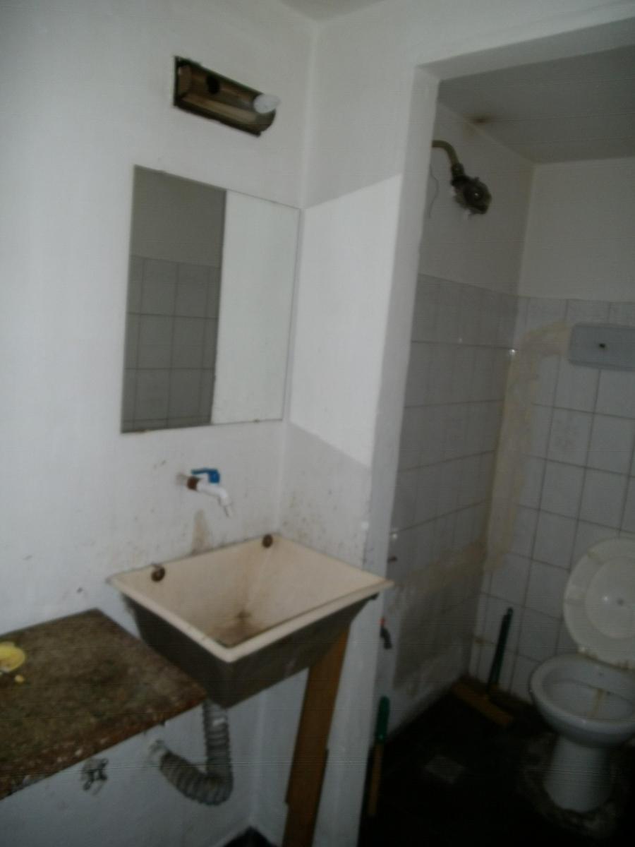 Venta de Local Comercial sobre Arieta en Villa Luzuriaga. Consulte — foto 3