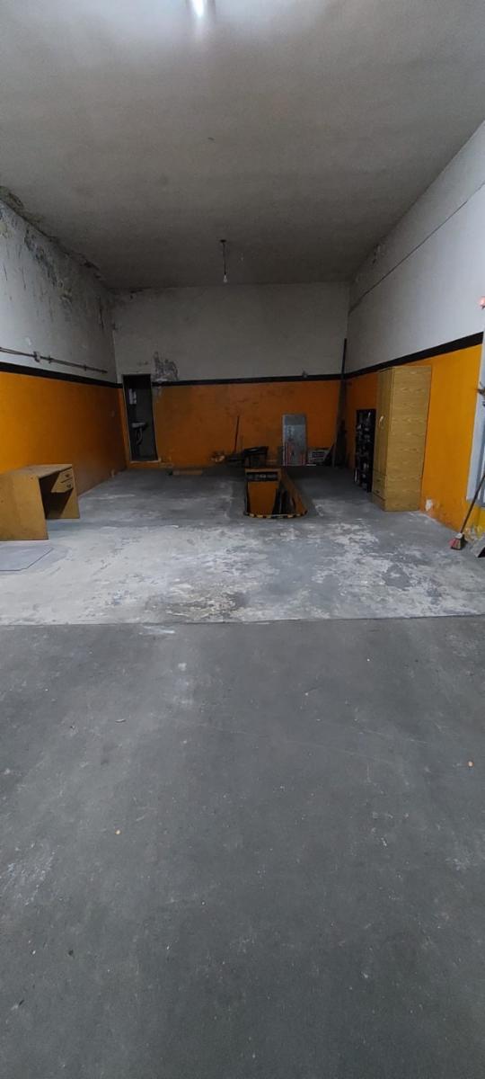 Local Comercial en esquina con muy buena estructura. Zona La Tablada. Consulte — foto 5