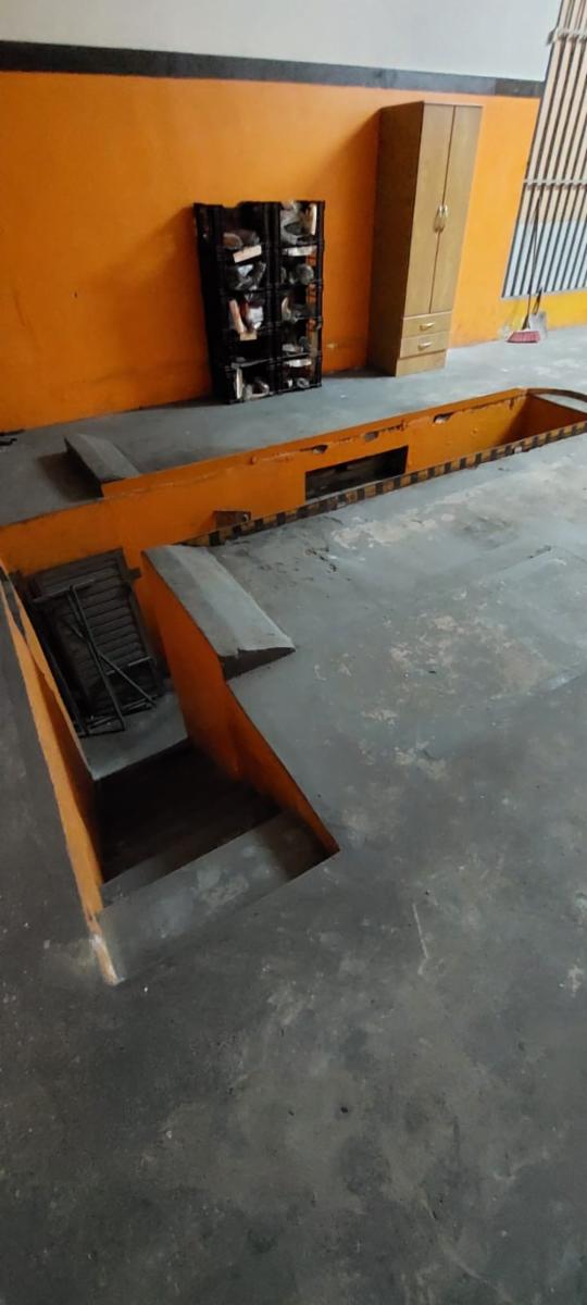 Local Comercial en esquina con muy buena estructura. Zona La Tablada. Consulte — foto 9