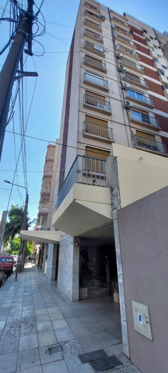 Venta de departamento en pleno centro de Ramos Mejía. Consulte