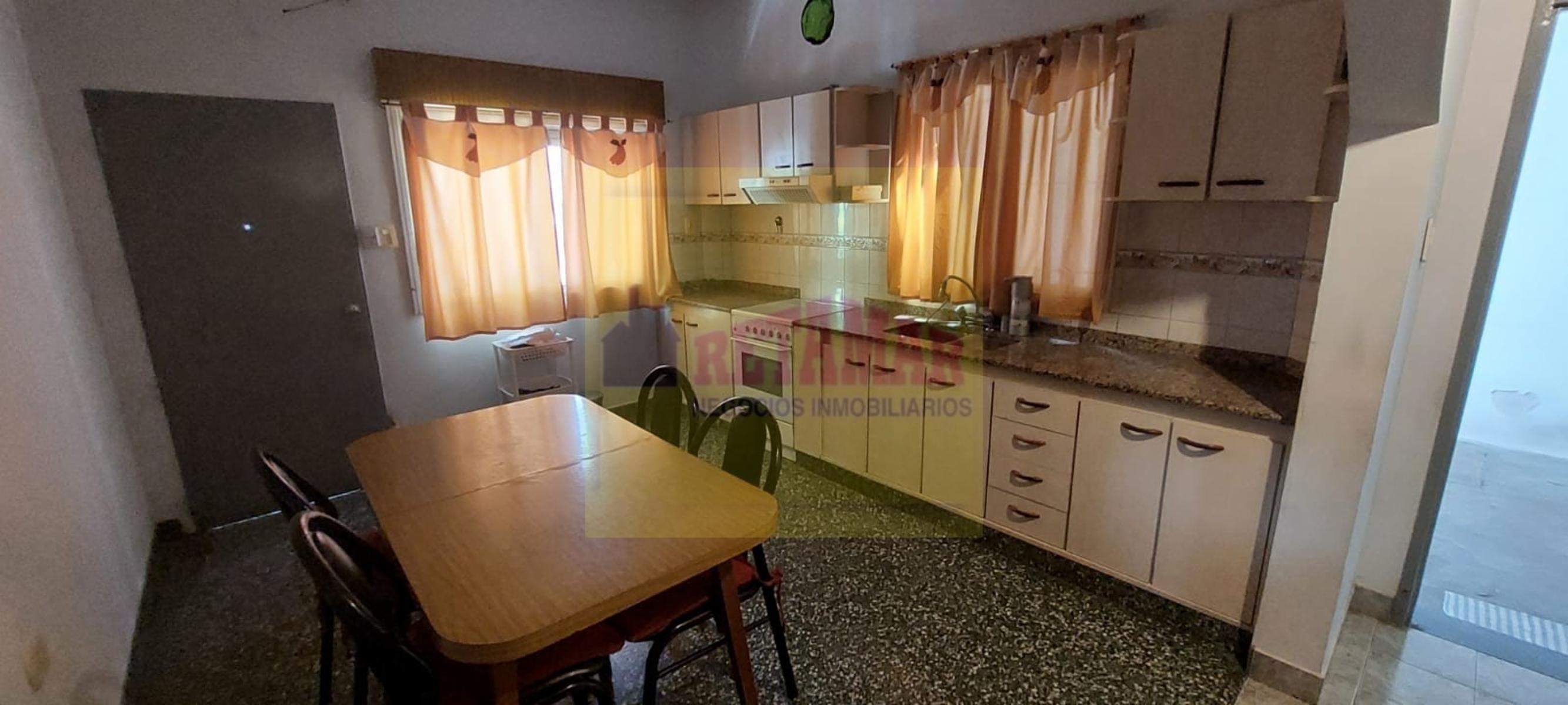Venta de 3 departamentos en block. Zona Villa Luzuriaga. Consulte — foto 14
