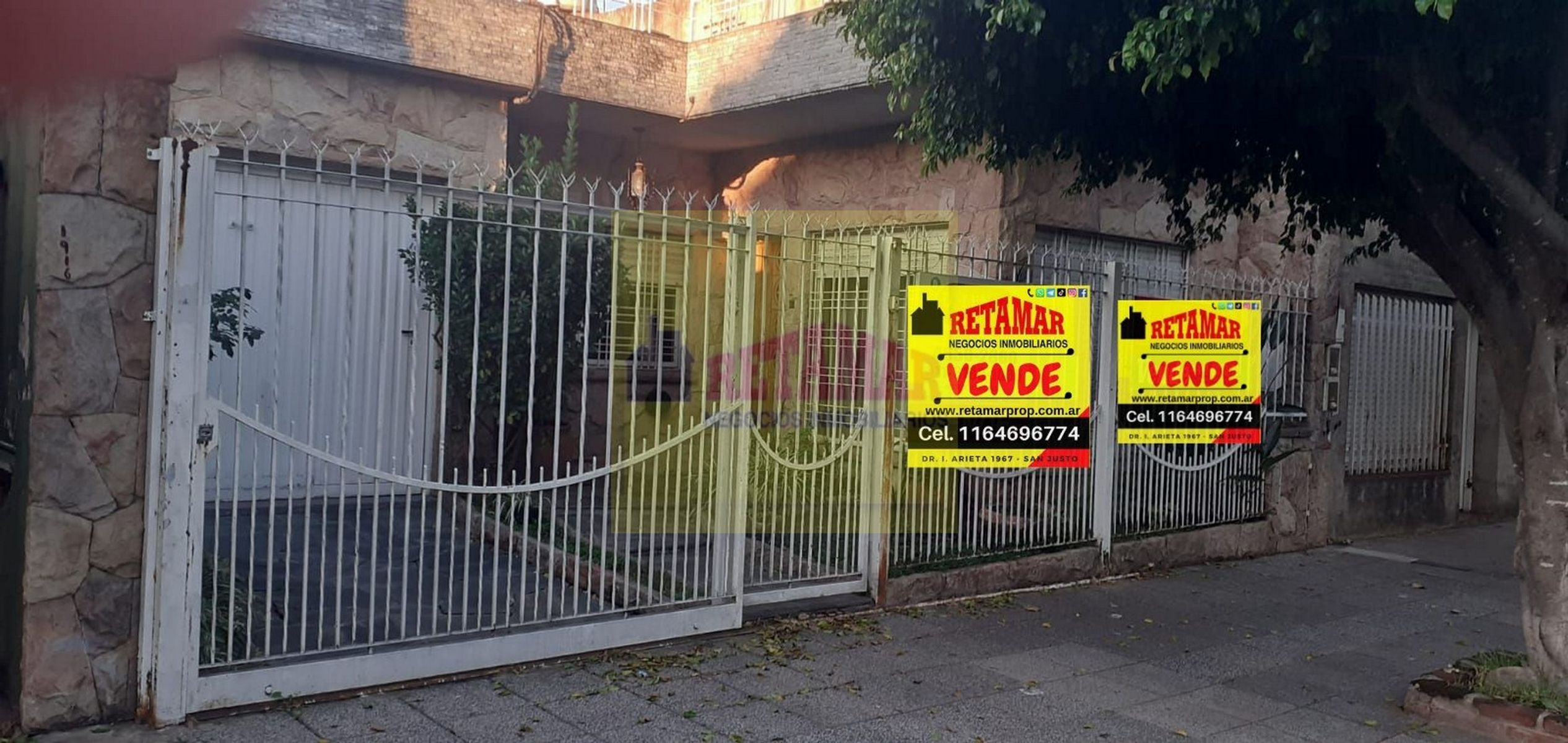 Venta de Casa de 3 ambientes en Villa Luzuriaga. Consulte