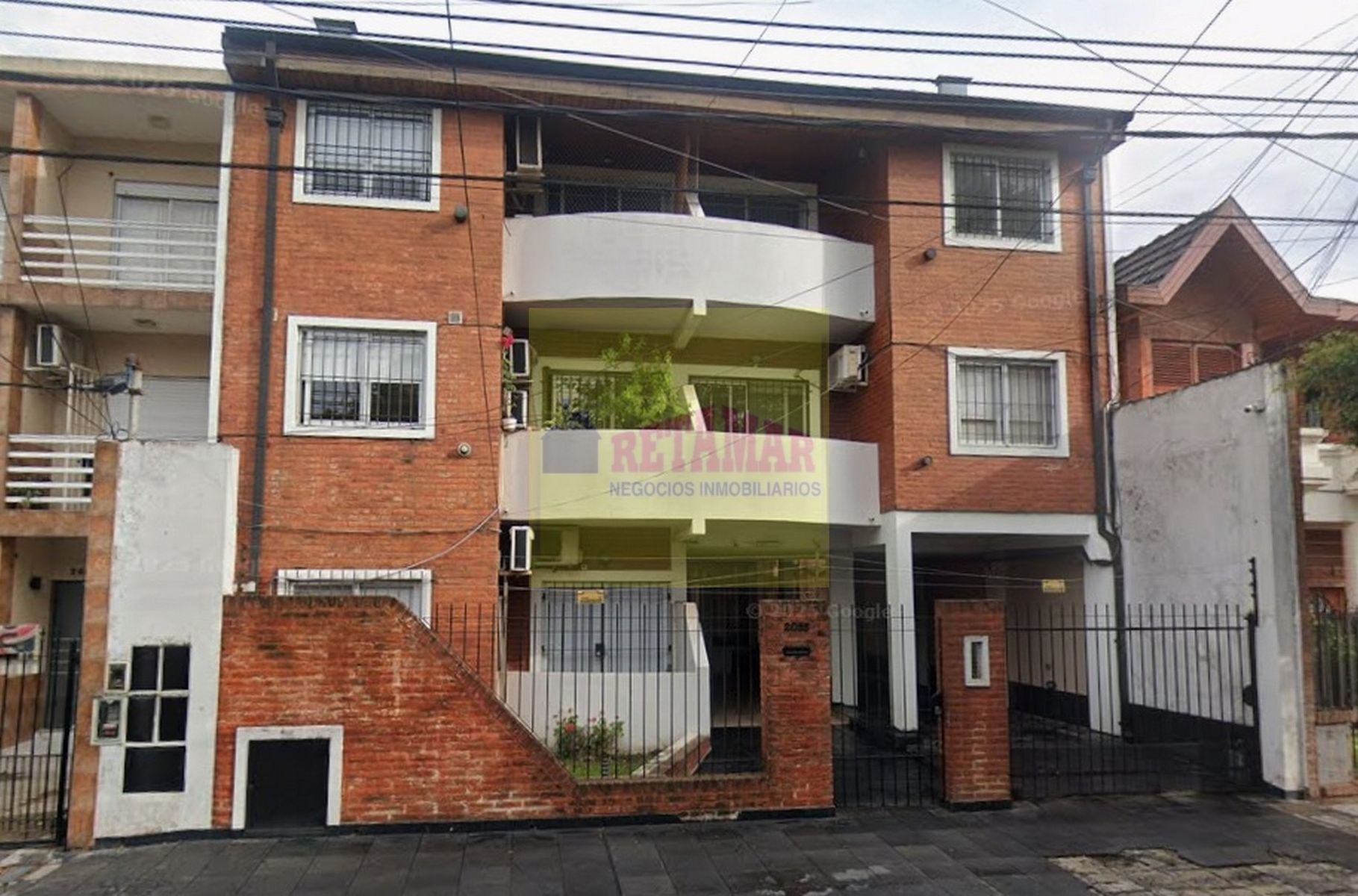 Venta de Departamento 3 ambientes con cochera. Zona Villa Luzuriaga.