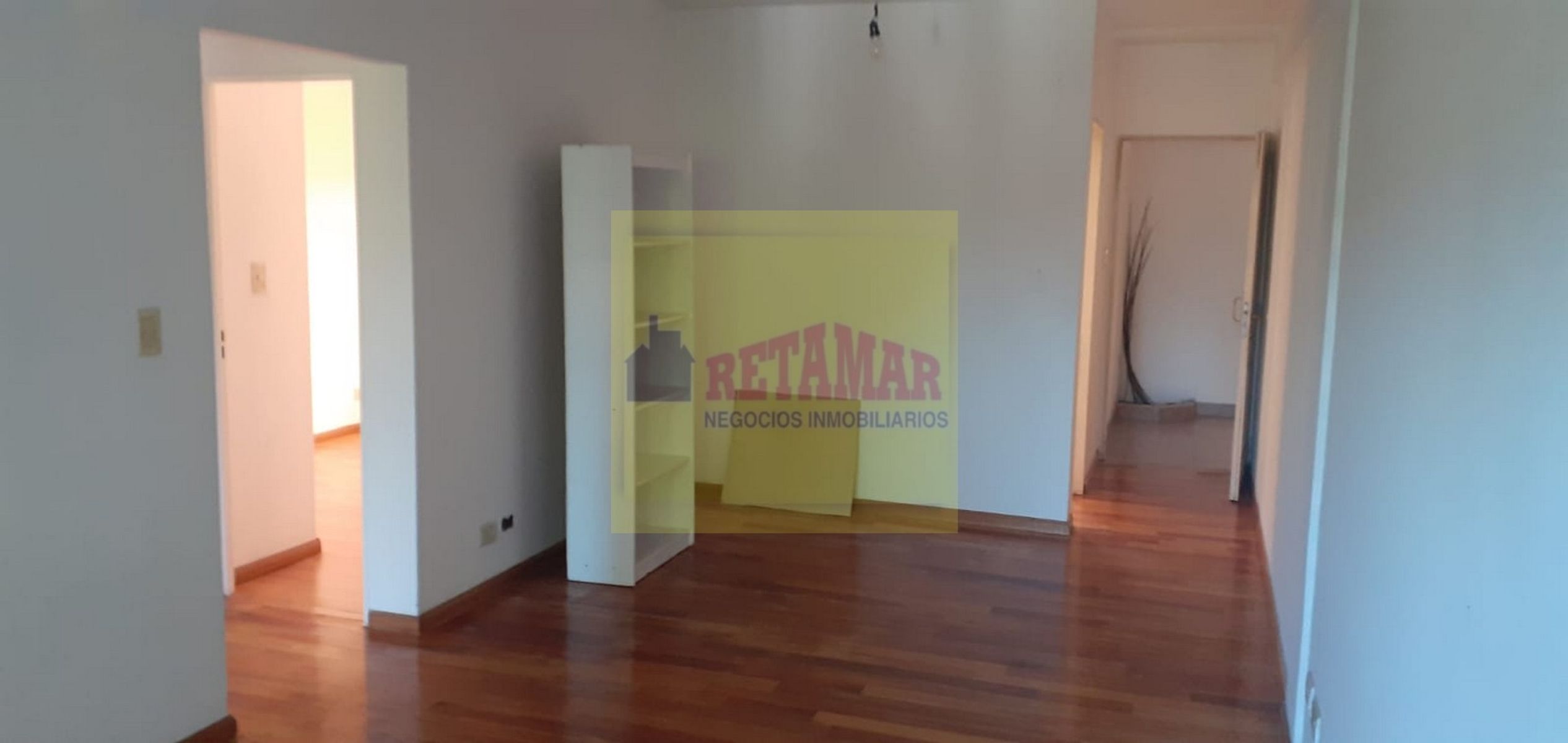 Venta de Departamento 3 ambientes con cochera. Zona Villa Luzuriaga. — foto 2