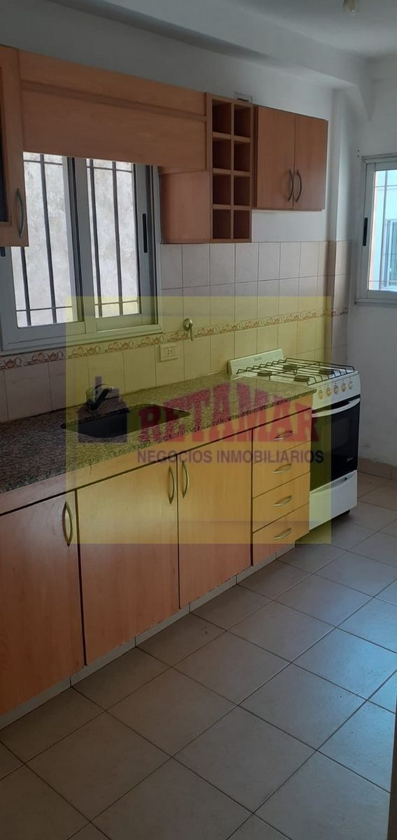 Venta de Departamento 3 ambientes con cochera. Zona Villa Luzuriaga. — foto 3