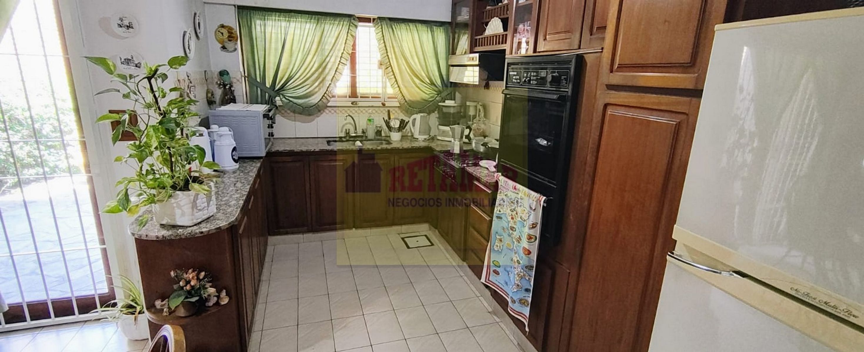 Chalet en Venta en Morón - Casa 4 Ambientes con Quincho, Garage y Altillo — foto 5