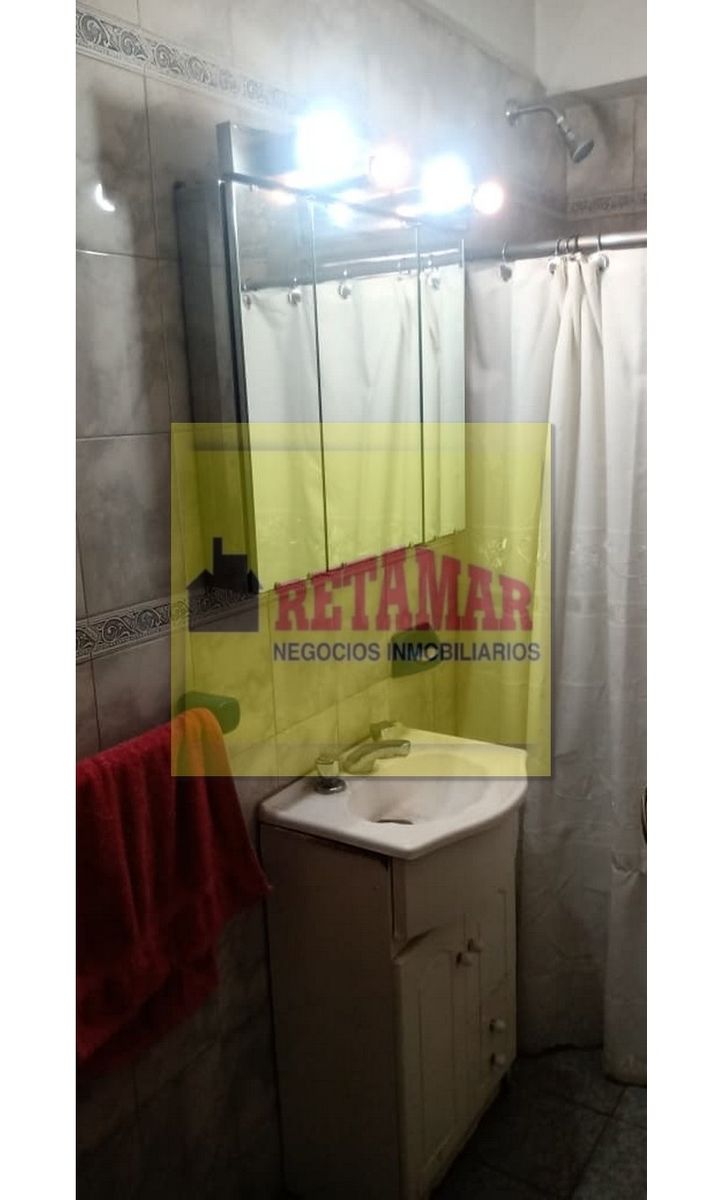 Casa de 3 Ambientes en Lote de 345 m² con Fondo Libre y entrada paraAuto - Ramos Mejía — foto 4
