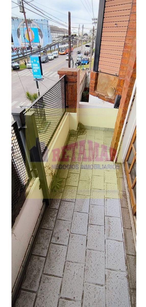 Hermoso Departamento 3 Ambientes con Balcón, Patio y Parrilla sobre Av. Presidente Perón - San Justo - 9
