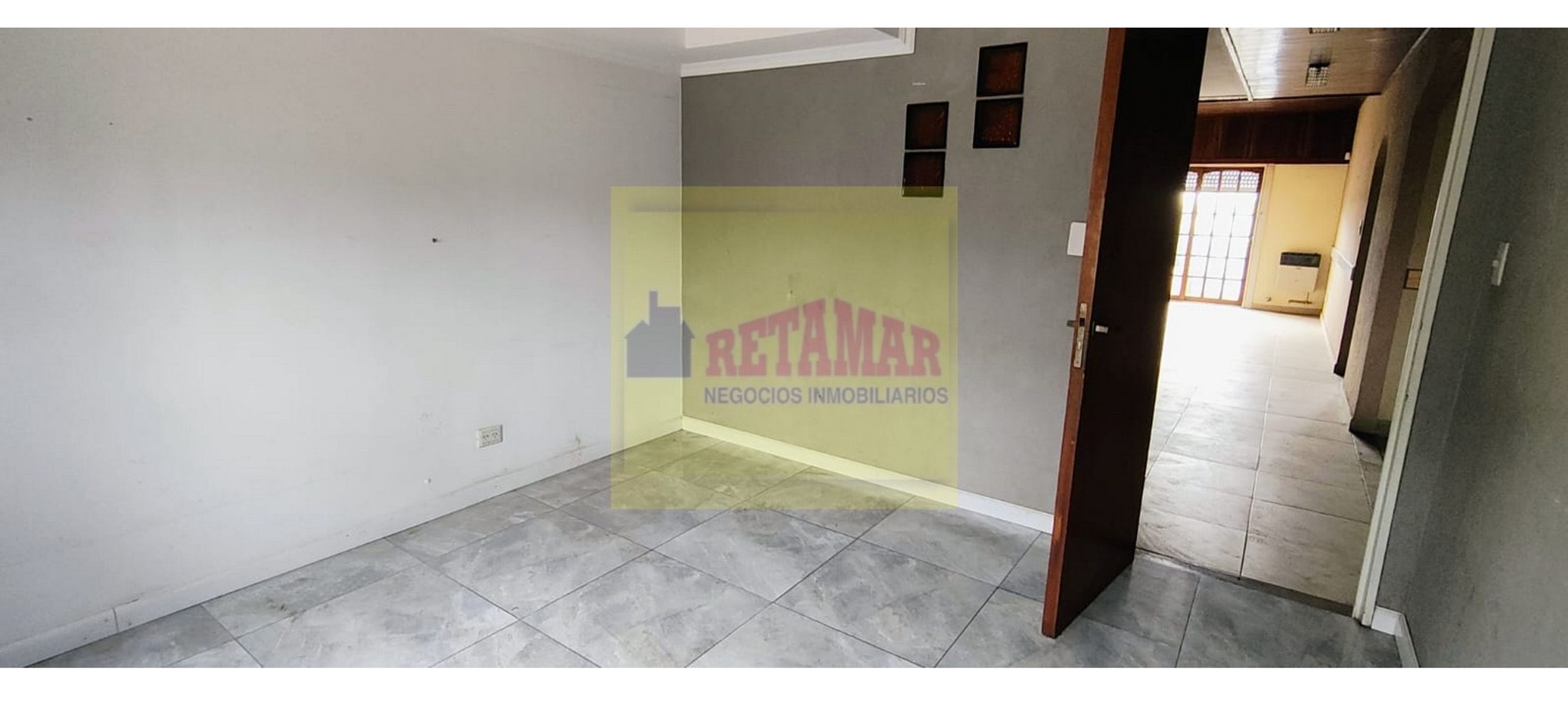 Hermoso Departamento 3 Ambientes con Balcón, Patio y Parrilla sobre Av. Presidente Perón - San Justo - 11