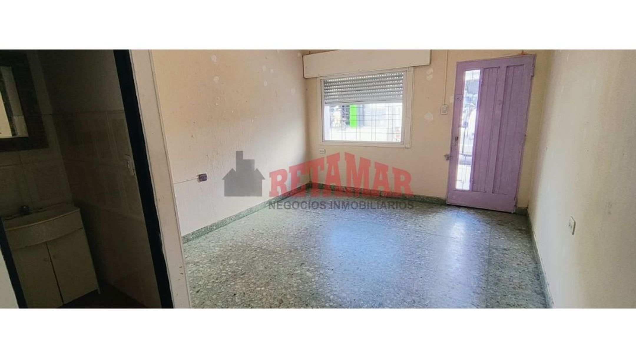 Alquiler Comercial sobre Arieta en Villa Luzuriaga — foto 3