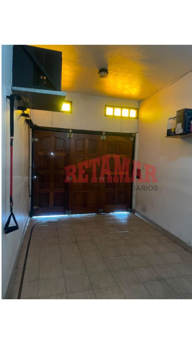 Casa en venta en Villa Luzuriaga, 3 ambientes con escritorio, garage y terraza con parrilla. - 23