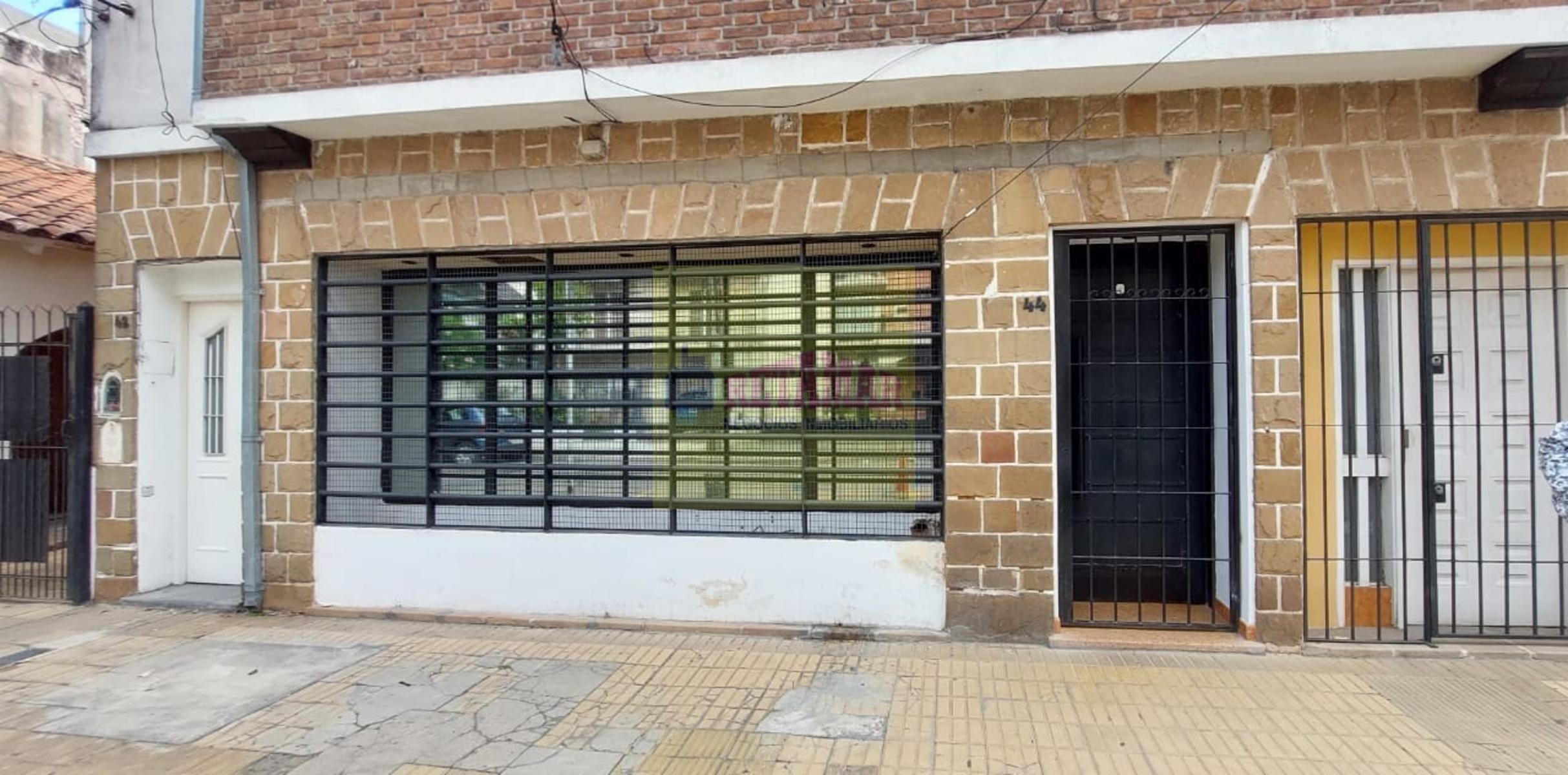 Venta de Excelente local Comercial - Zona Haedo