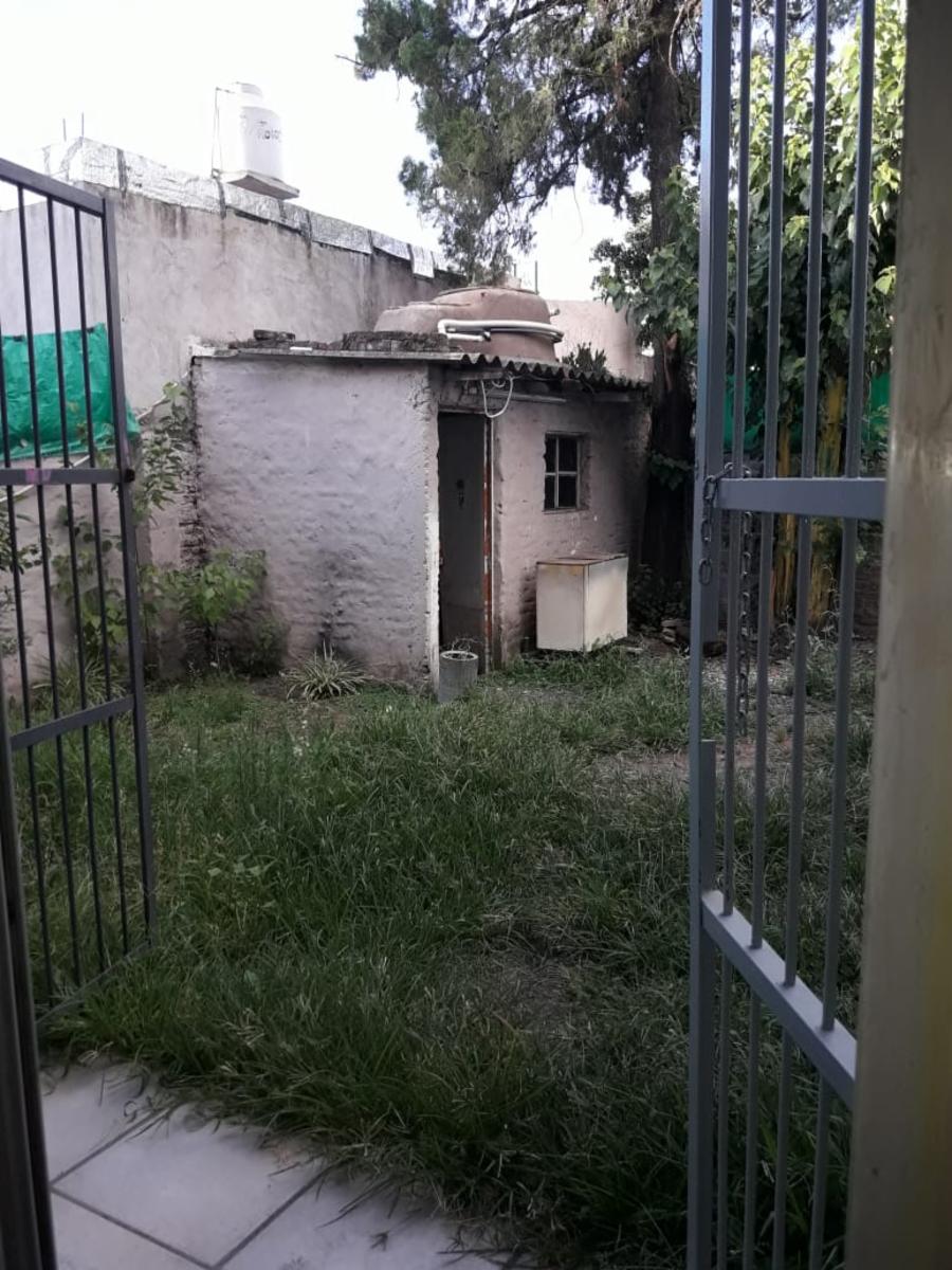 Ph tipo casa en alquiler. 3 dormitorios, jardin, cochera. - 3