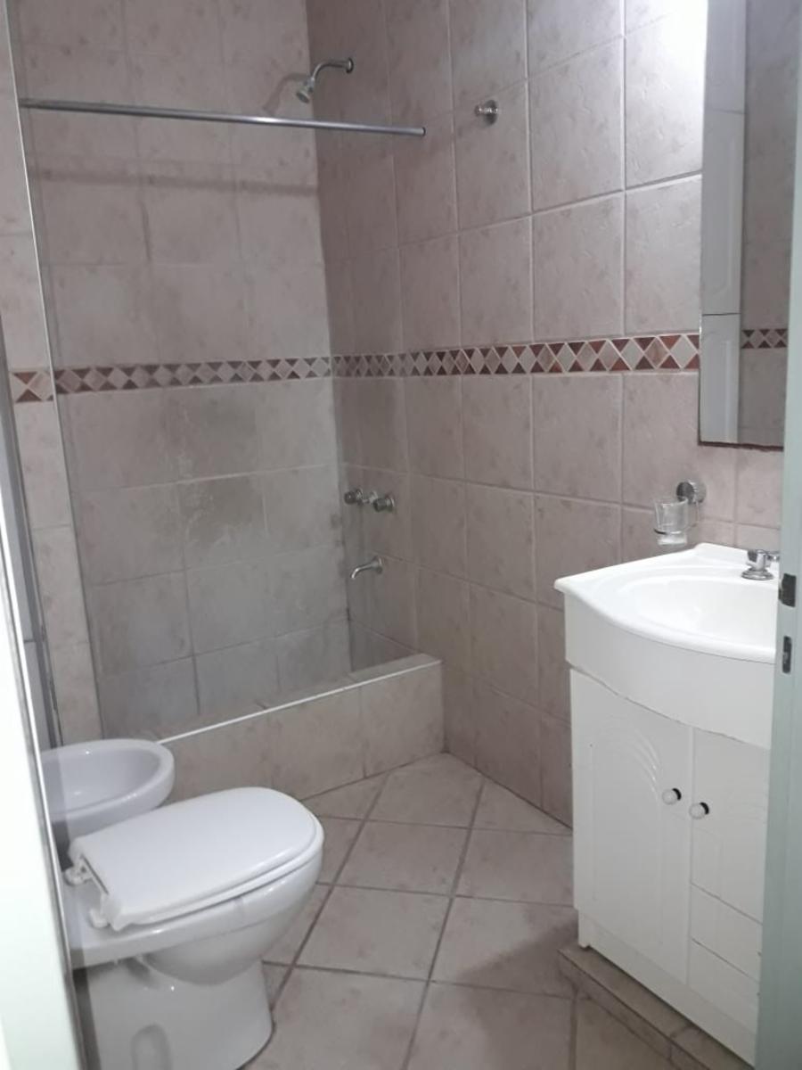 Ph tipo casa en alquiler. 3 dormitorios, jardin, cochera. - 6