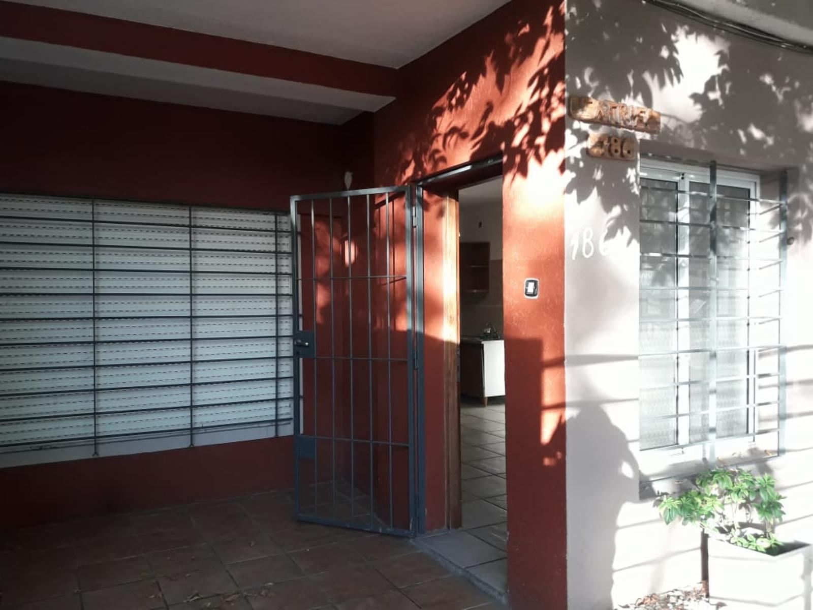 Ph tipo casa en alquiler. 3 dormitorios, jardin, cochera. - 10