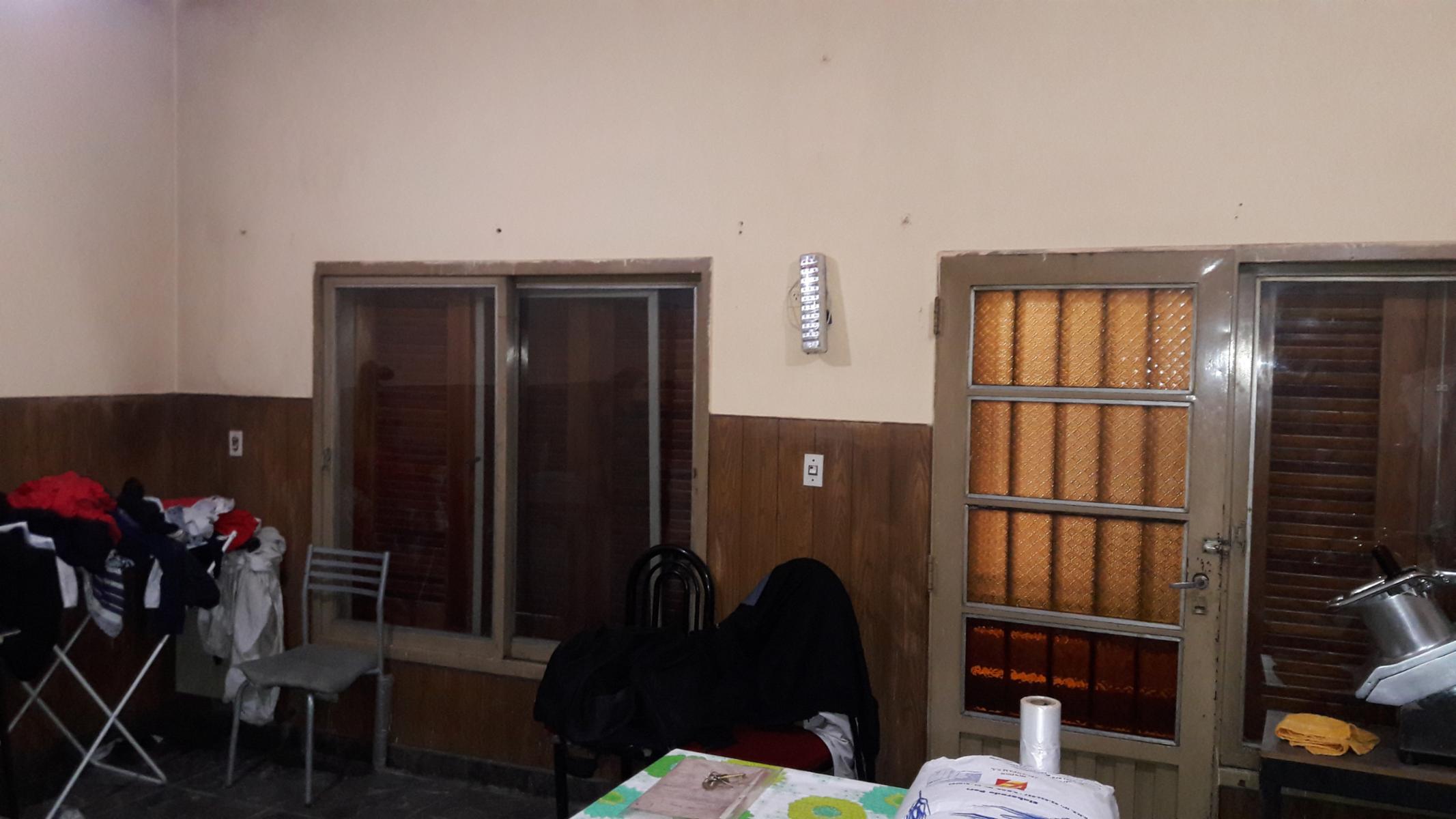 EXCELENTE OPORTUNIDAD - CASA 8 AMBIENTES + LOCAL COMERCIAL - IDEAL P/3 FAMILIAS — foto 4