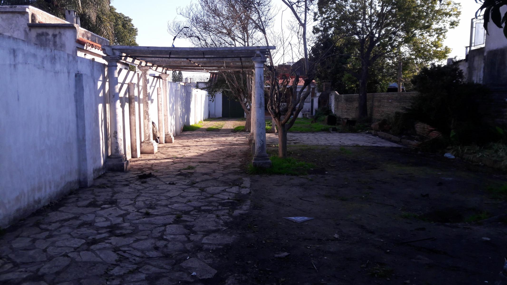 EXCELENTE LOTE DE TERRENO - 500 M2 - CON VIVIENDA DE 70 M2 A REFACCIONAR - IDEAL CONSTRUCTOR — foto 4