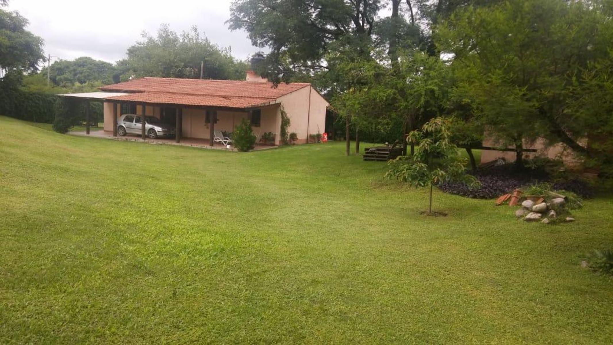 Venta de casa en San Lorenzo ( 1400 m2) 3dorm c/parque y piscina.