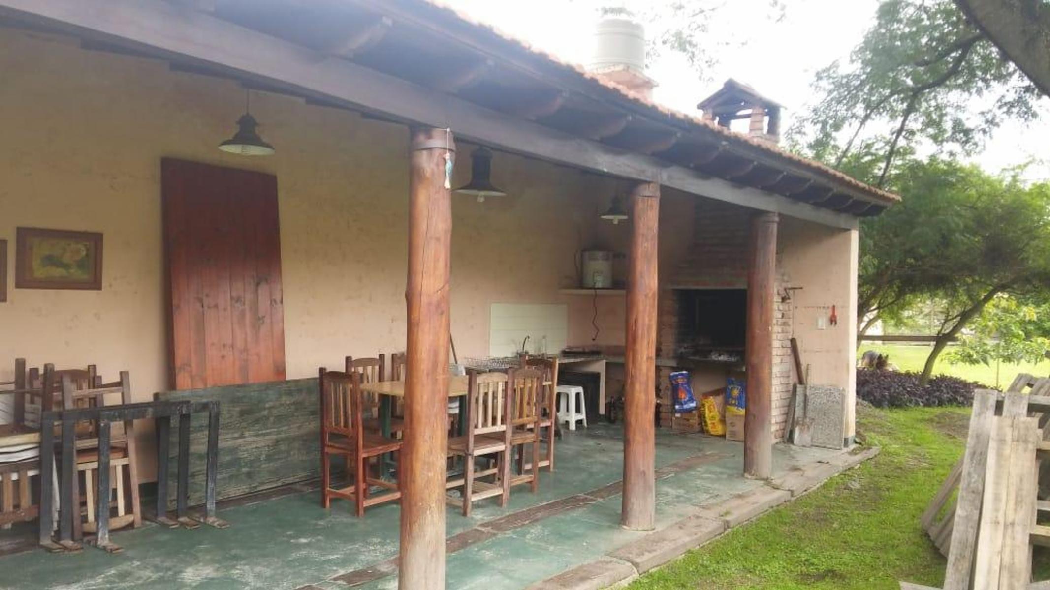 Venta de casa en San Lorenzo ( 1400 m2) 3dorm c/parque y piscina. — foto 3
