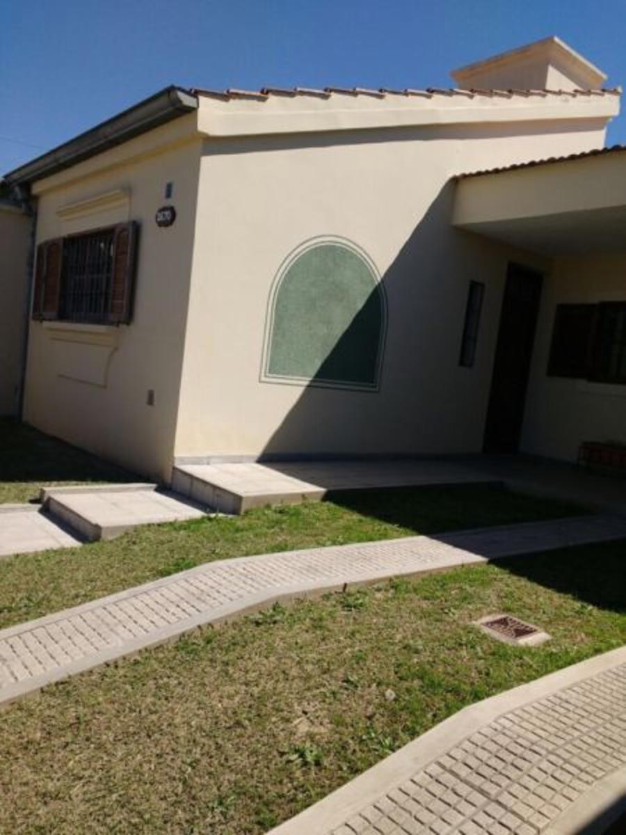 Venta de propiedad en Bº Intersindical 4 D / 2 B + cochera + patio. — foto 2