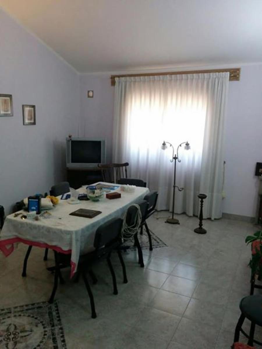Venta de propiedad en Bº Intersindical 4 D / 2 B + cochera + patio. — foto 3