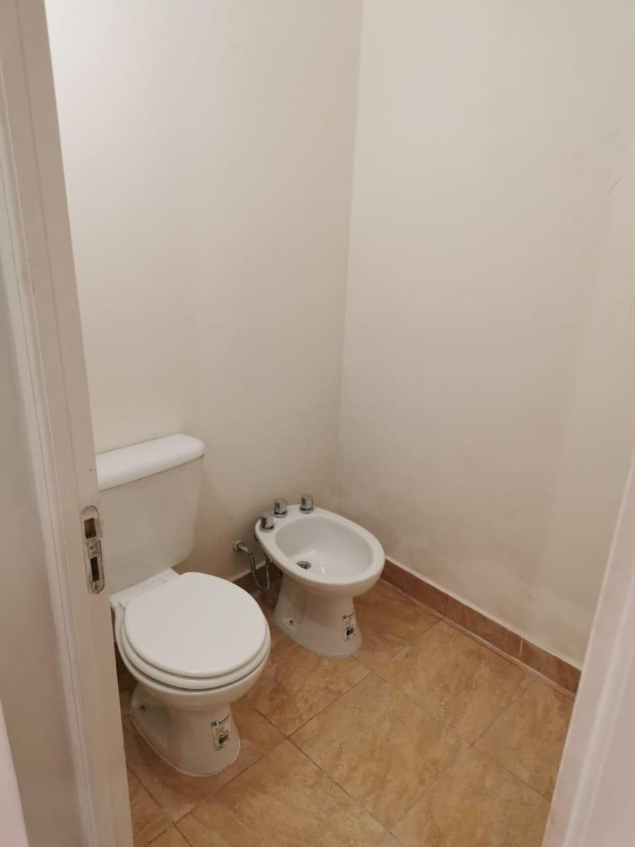 Alquiler de galpón de 300 m2 en Av. San Martin al 1500. A ESTRENAR . - 3