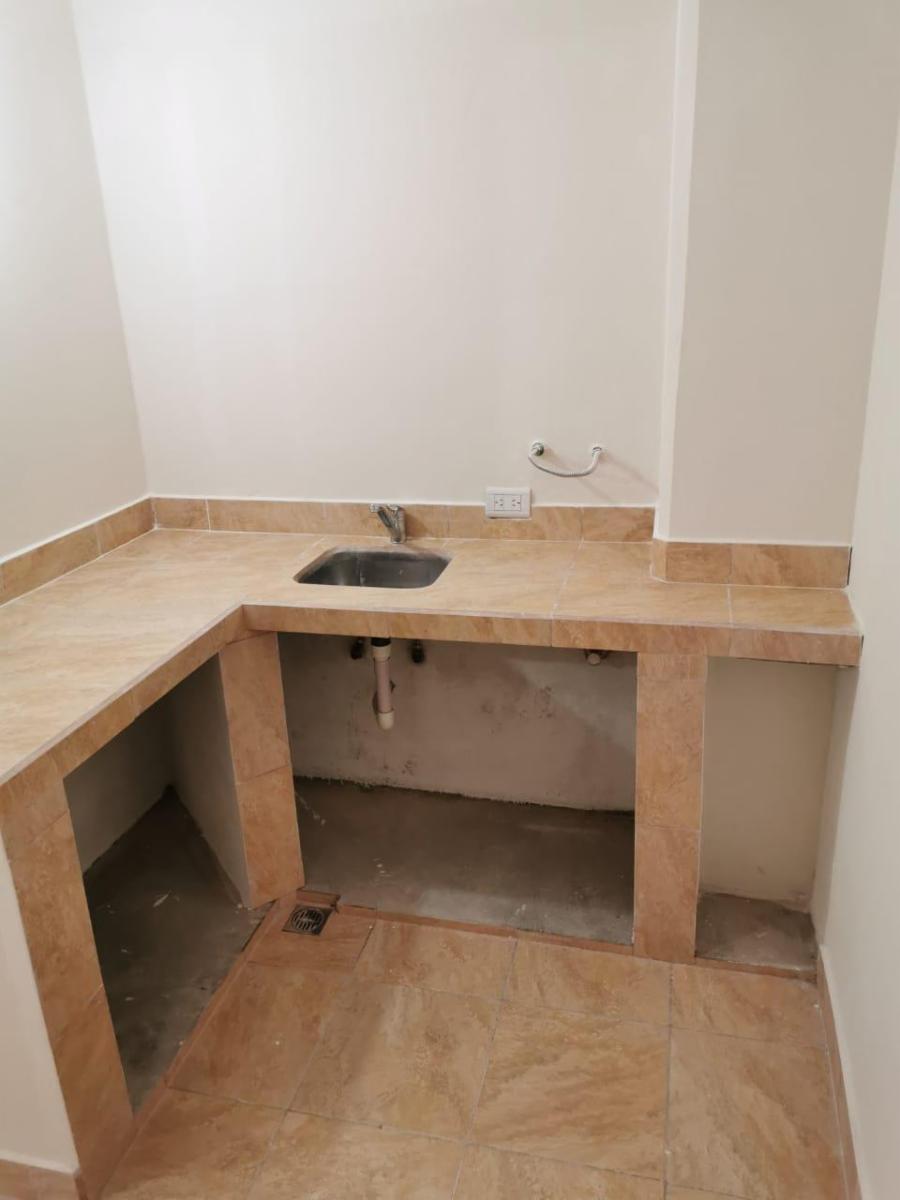 Alquiler de galpón de 300 m2 en Av. San Martin al 1500. A ESTRENAR . - 4