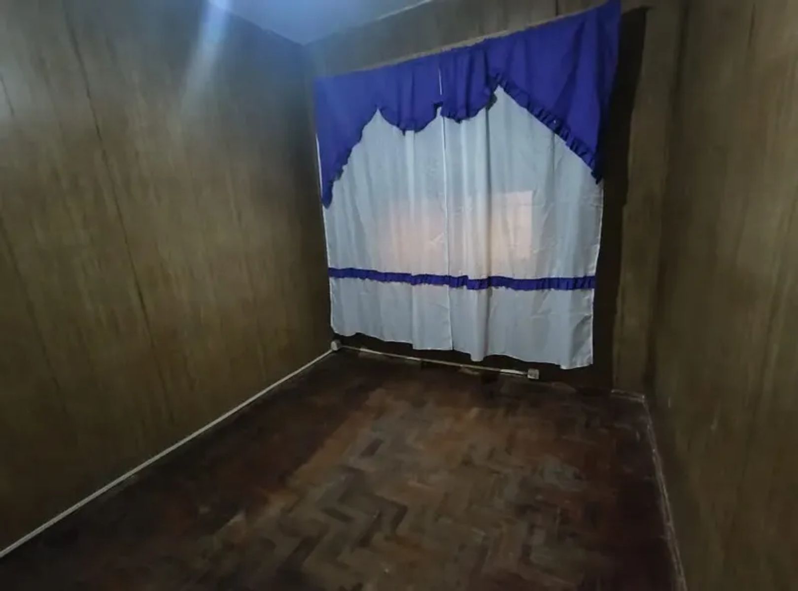ALQUILER - Casa 3 Amb. c/ Patio - Naón Al 4300 - Billinghurst - 11