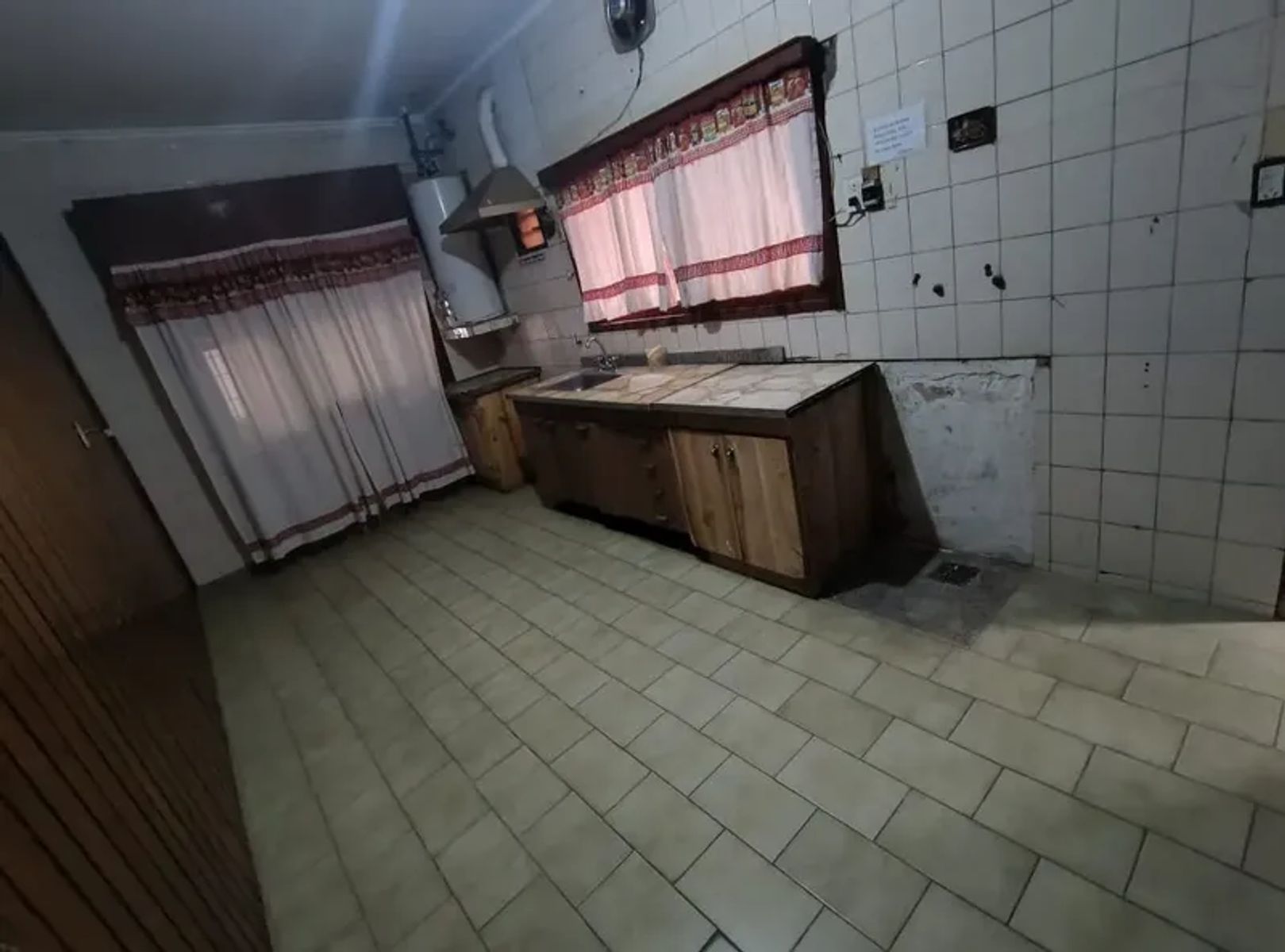 ALQUILER - Casa 3 Amb. c/ Patio - Naón Al 4300 - Billinghurst - 13