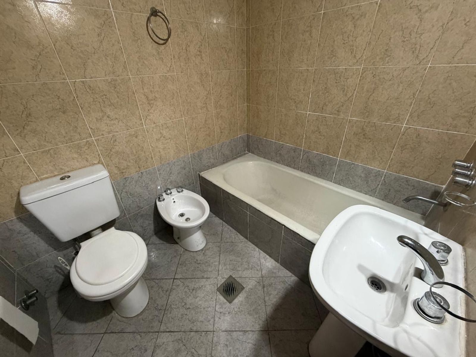 ALQUILER - Dpto 2 Amb Con Patio - San Lorenzo 5900 - Billinghurst — foto 4
