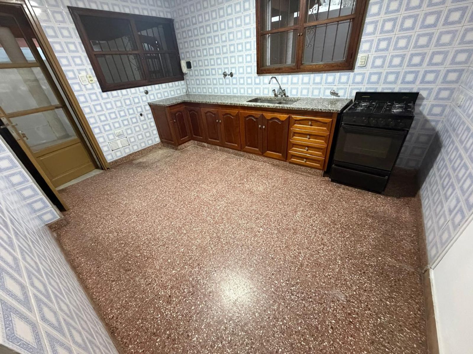 ALQUILER - Dpto 2 Amb Con Patio - San Lorenzo 5900 - Billinghurst — foto 5