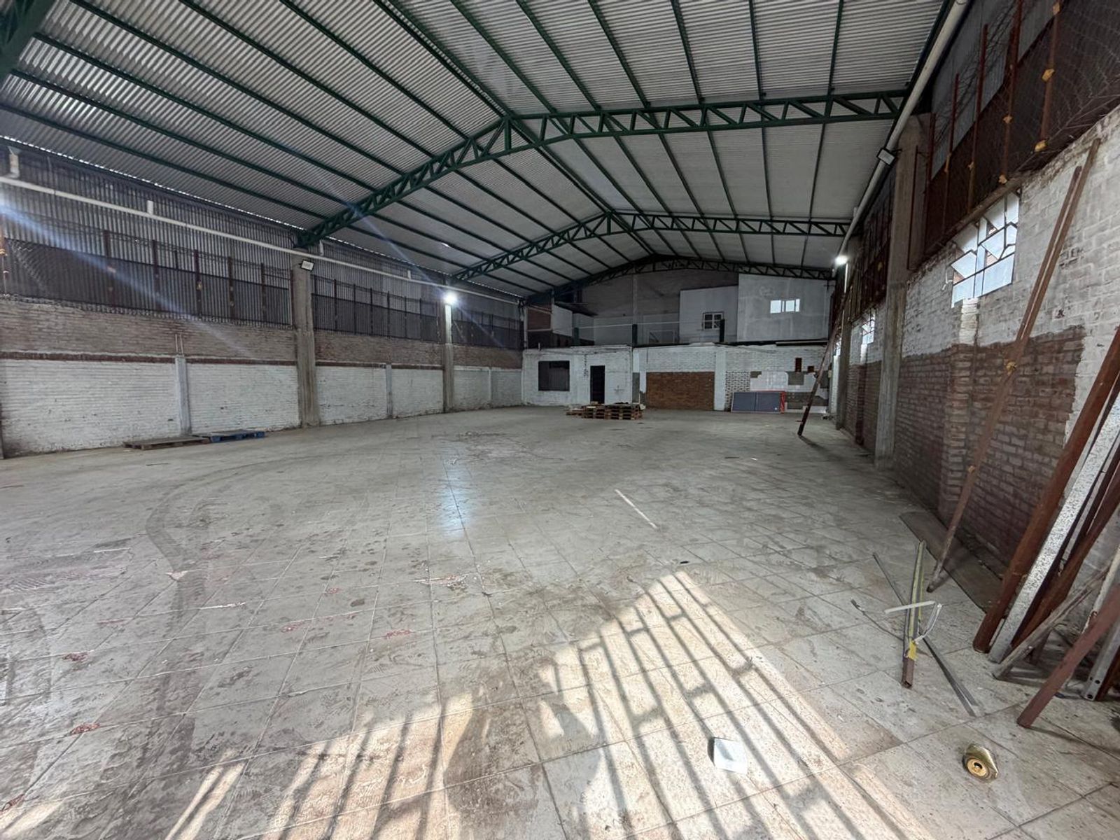 VENTA - Galpón 600 M2 - San Gerónimo Al 1000 - Villa Bosch - 4